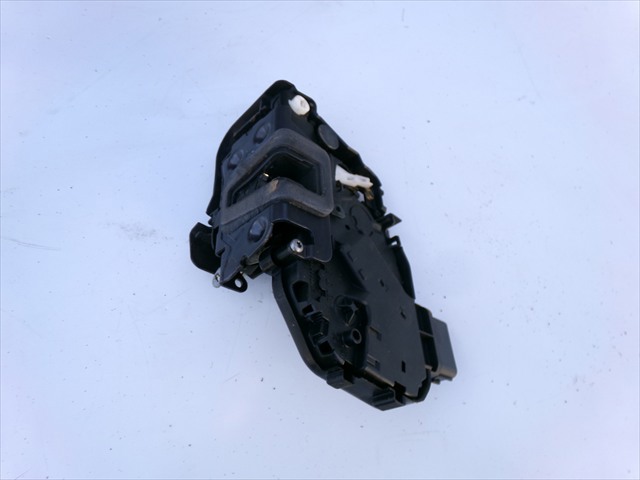 Zamek drzwi tylnych lewych 7H5A26413AC LAND ROVER