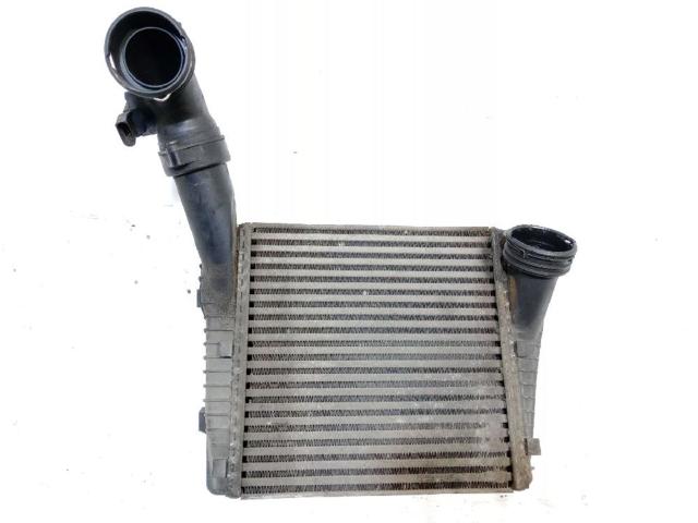 Chłodnica intercoolera 7L0145803A VAG