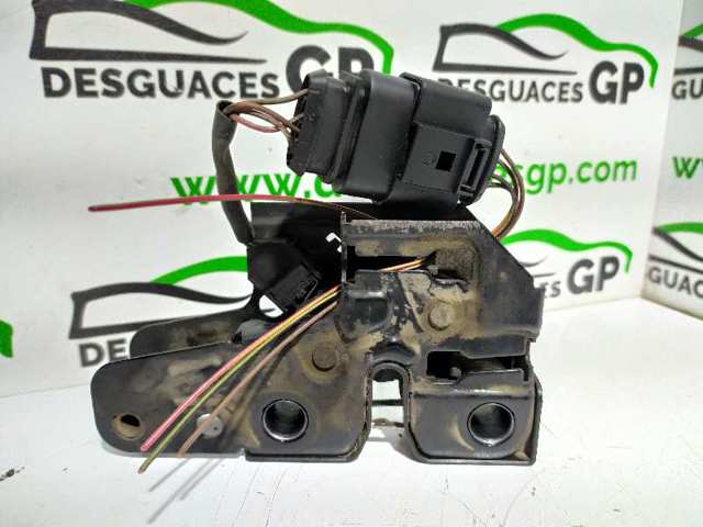 Zamek maski 7L0823509A VAG