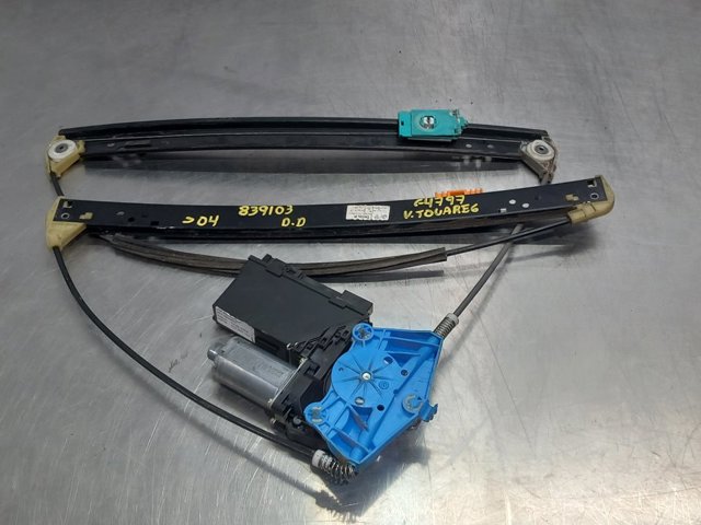 Mechanizm podnoszenia szyby drzwi przednich prawych 7L0837462C VAG