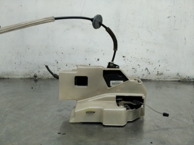 Zamek drzwi tylnych lewych 7L0839015 VAG