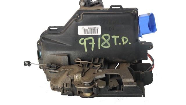 Zamek drzwi tylnych prawych 7L0839016 VAG