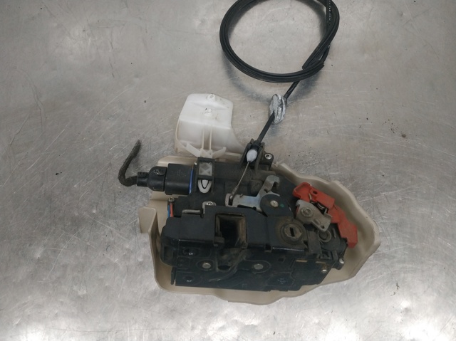 Zamek drzwi tylnych prawych 7L0839016D VAG