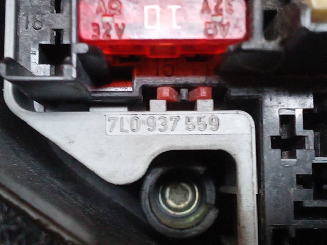 Skrzynka bezpieczników Volkswagen Touareg 1 7LA, 7L6, 7L7