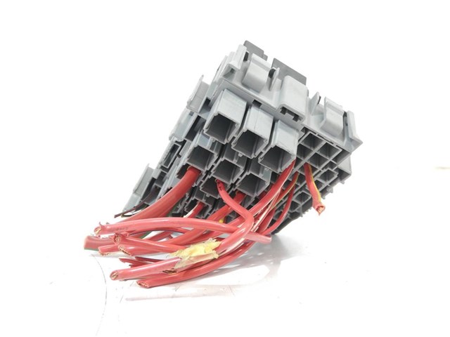 Skrzynka bezpieczników Volkswagen Touareg 1 7LA, 7L6, 7L7