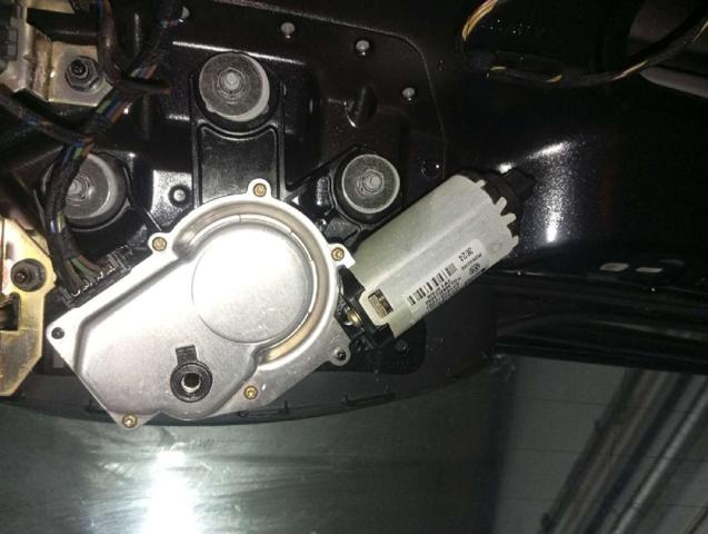 Silniczek wycieraczki tylnej szyby 7L0955712A PORSCHE