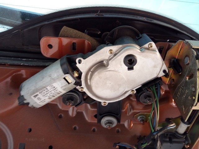 Silniczek wycieraczki tylnej szyby 7L0955712B PORSCHE