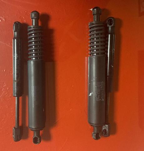 Amortyzator klapy bagażnika (3/5 drzwi-tylnych) 7L5827550J PORSCHE