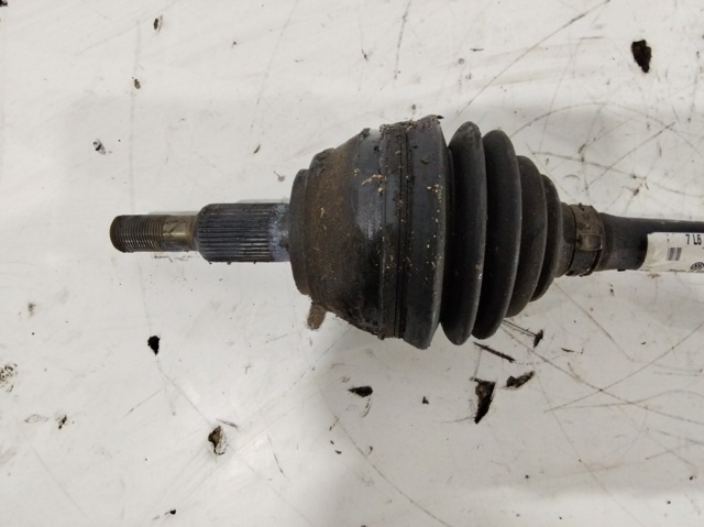 Półoś napędowa przednia 7L6407271B VAG