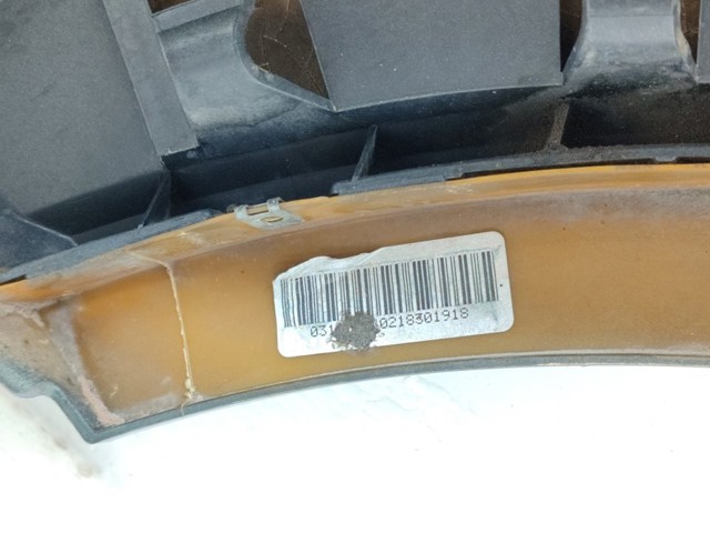 Błotnik przedni prawy 7L6821102 VAG