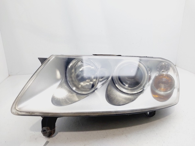 Reflektory Volkswagen Touareg