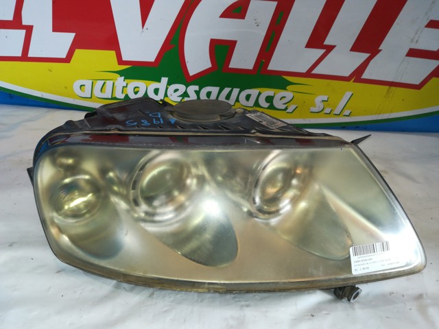 Reflektor prawy 7L6941016BK VAG