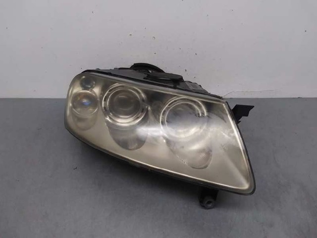 Reflektor prawy 7L6941016BK VAG