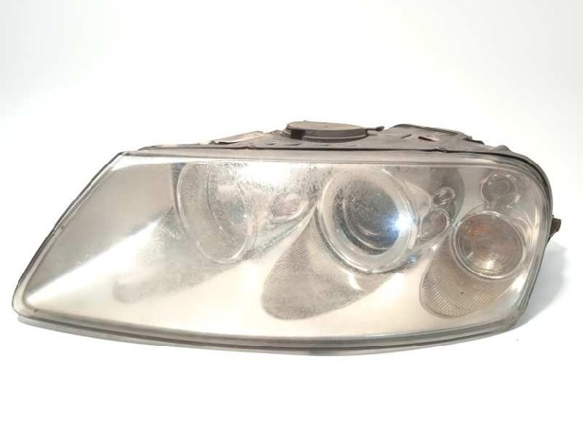 Reflektory Volkswagen Touareg
