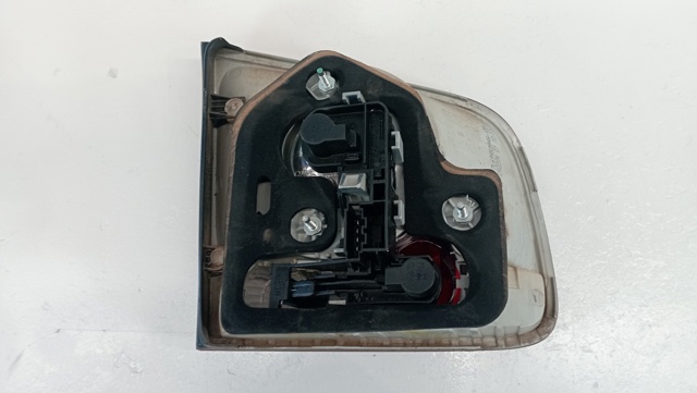 Lampa zespolona tylna prawa wewnętrzna 7L6945094H VAG