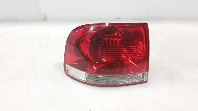 Lampa zespolona tylna prawa zewnętrzna 7L6945096P VAG