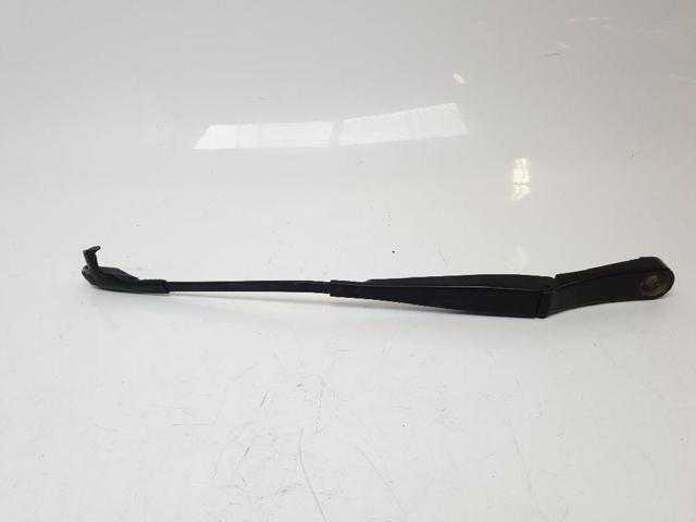 Ramię wycieraczki szyby przedniej 7P0955409B PORSCHE