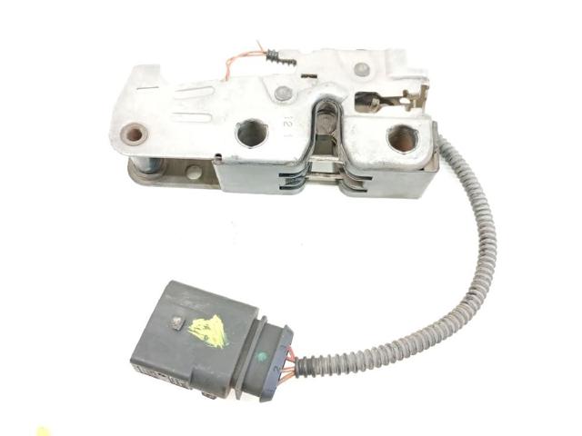 Zamek maski 7P6823509 VAG