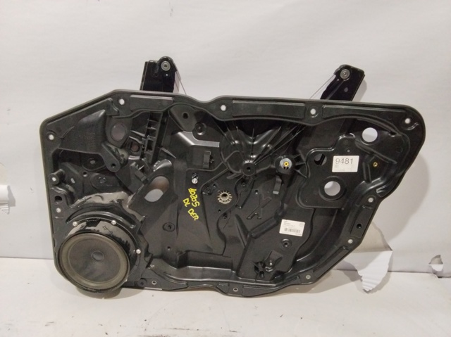 Mechanizm podnoszenia szyby drzwi przednich prawych 7P6837756C VAG