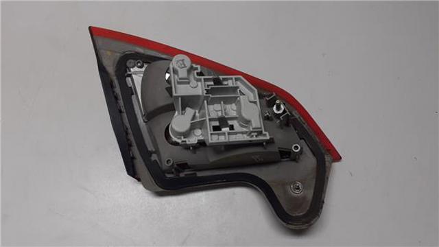 Lampa zespolona tylna prawa wewnętrzna 7S7113A602 FORD