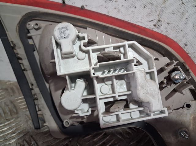 Lampa zespolona tylna prawa wewnętrzna 7S7113A602A FORD