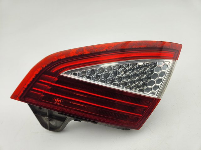 Lampa zespolona tylna prawa wewnętrzna 7S7113A602NF FORD