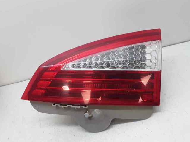 Lampa zespolona tylna prawa wewnętrzna 7S7113A602NF FORD