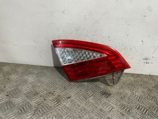 Lampa zespolona tylna lewa wewnętrzna 7S7113A603A FORD
