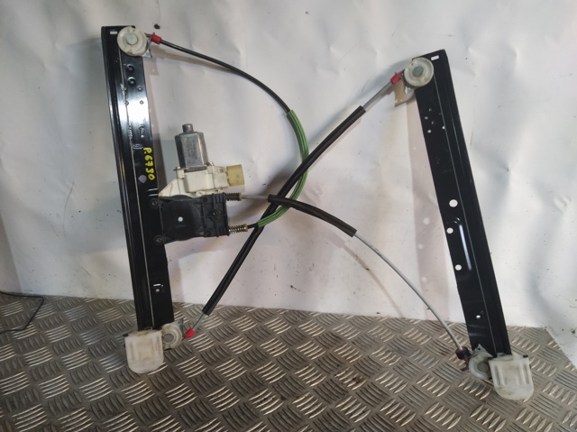 Mechanizm podnoszenia szyby drzwi przednich prawych 7S71A23200BX FORD