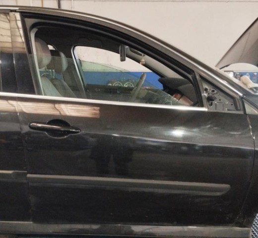 Drzwi przednie prawe 801000025R RENAULT