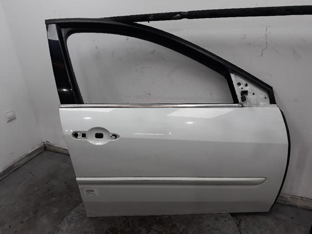 Drzwi przednie prawe 801000025R RENAULT
