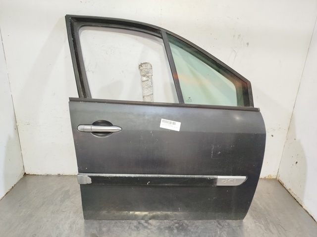 Drzwi przednie prawe 801002354R RENAULT