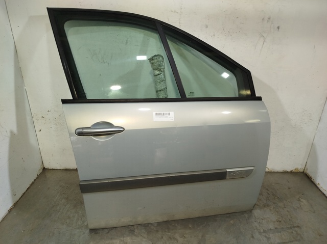 Drzwi przednie prawe 801002354R RENAULT