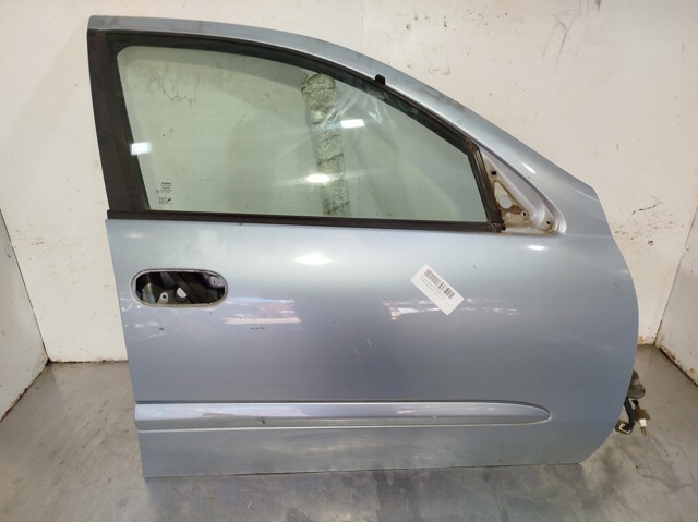 Drzwi przednie prawe 801005M432 NISSAN