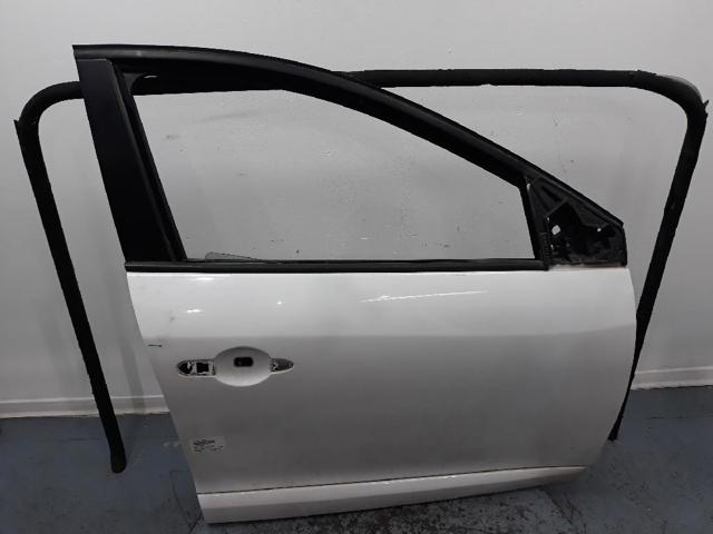 Drzwi przednie prawe 801006560R RENAULT