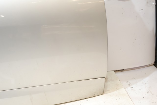 Drzwi przednie prawe 801008930R RENAULT