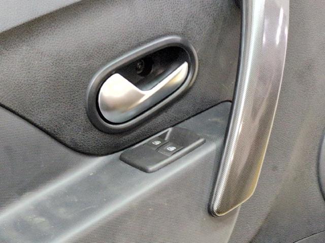 Drzwi przednie lewe Dacia Logan 2 L8_