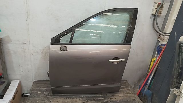 Drzwi przednie lewe 801014883R RENAULT