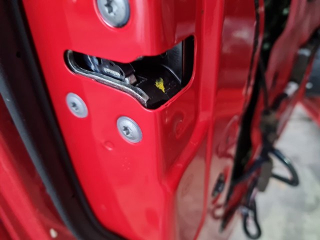 Zamek drzwi przednich lewych do Nissan Navara D23, D23T