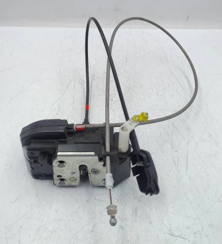Zamek drzwi przednich lewych 805019U100 NISSAN