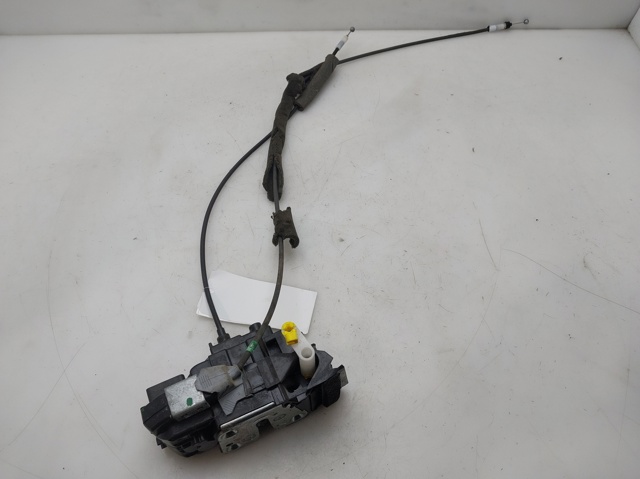Zamek drzwi przednich lewych 80501BA60C NISSAN