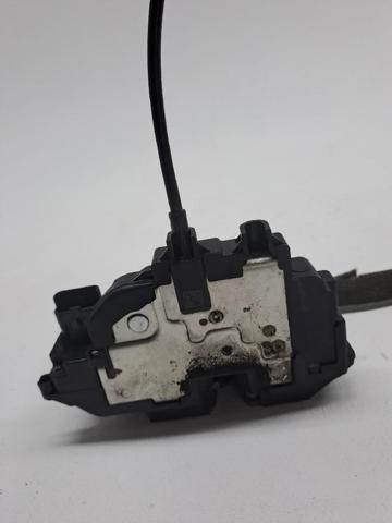 Zamek drzwi przednich prawych 805020001R RENAULT