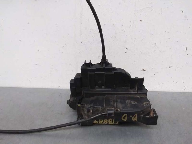 Zamek drzwi przednich prawych 805020006R RENAULT