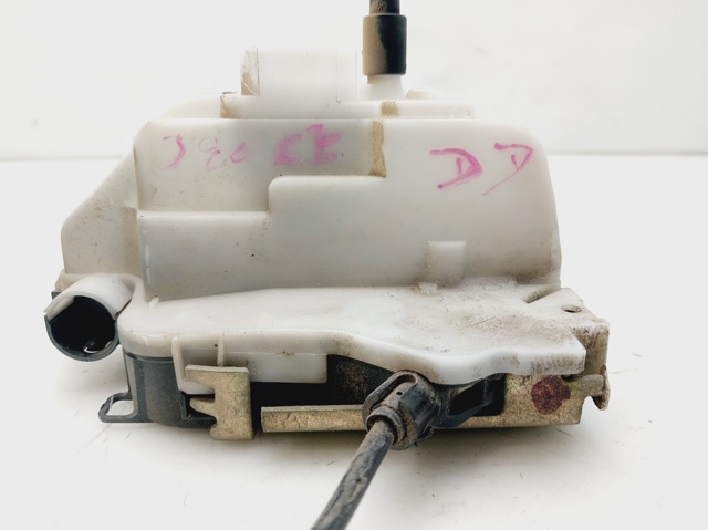 Zamek drzwi przednich prawych 805020006R RENAULT