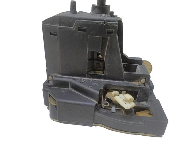 Zamek drzwi przednich prawych 805020006R RENAULT