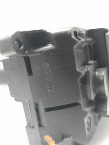 Zamek drzwi przednich prawych 805020006R RENAULT