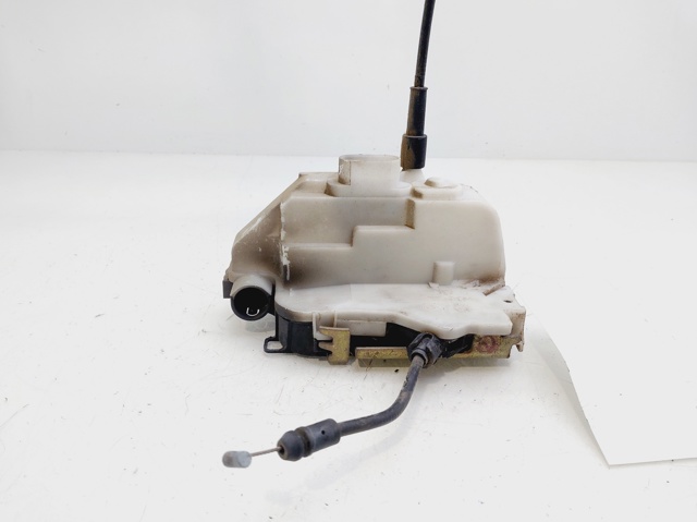 Zamek drzwi przednich prawych 805020006R RENAULT