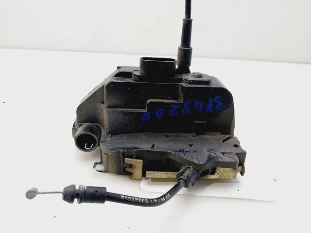 Zamek drzwi przednich prawych 805020006R RENAULT