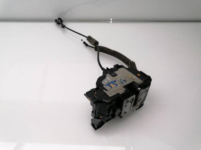 Zamek drzwi przednich prawych 805020009R RENAULT