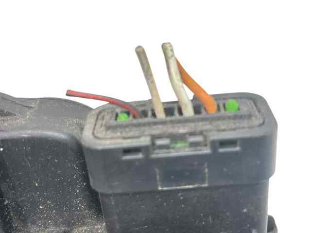 Zamek drzwi przednich prawych 805020009R RENAULT